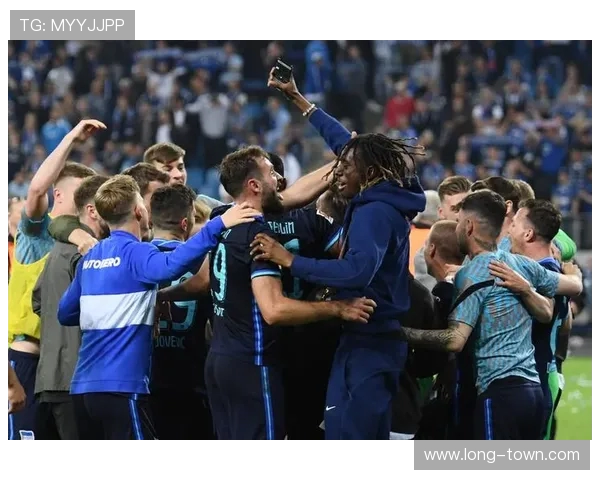 温哥华白浪签下汉堡后卫斯孔罗强化防线助力球队新征程